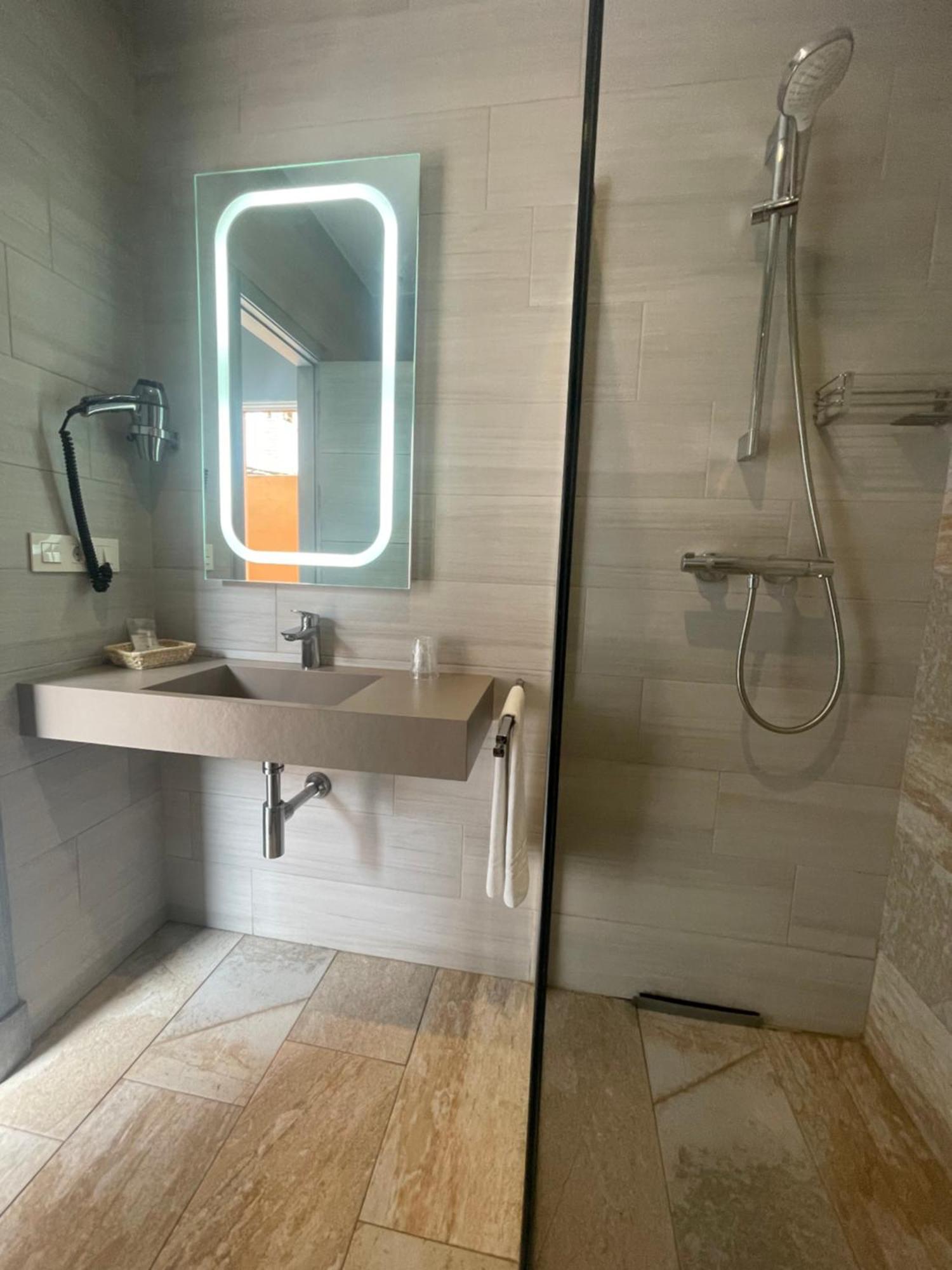 Hostal Noli Chiclana de la Frontera Kültér fotó