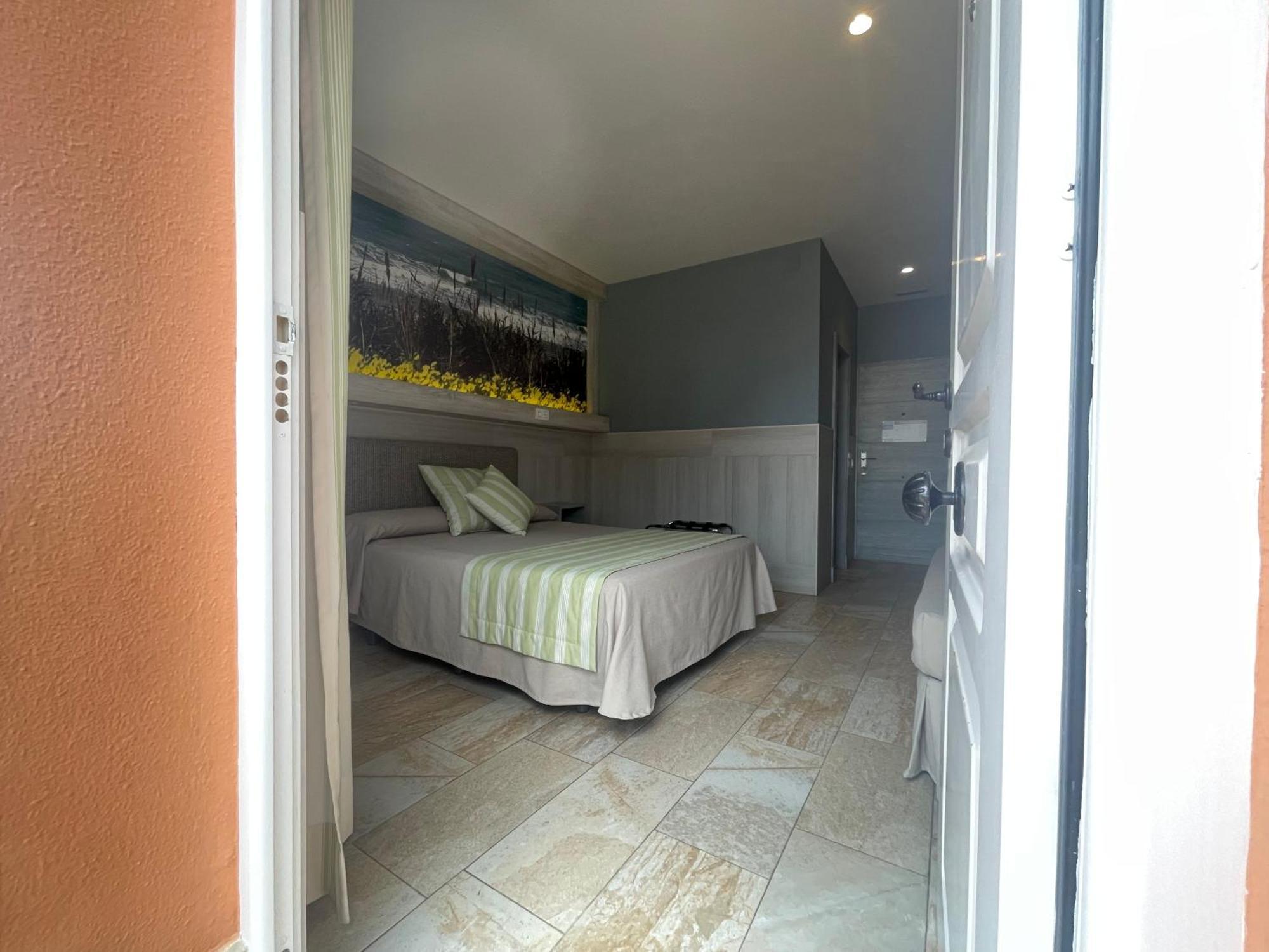 Hostal Noli Chiclana de la Frontera Kültér fotó