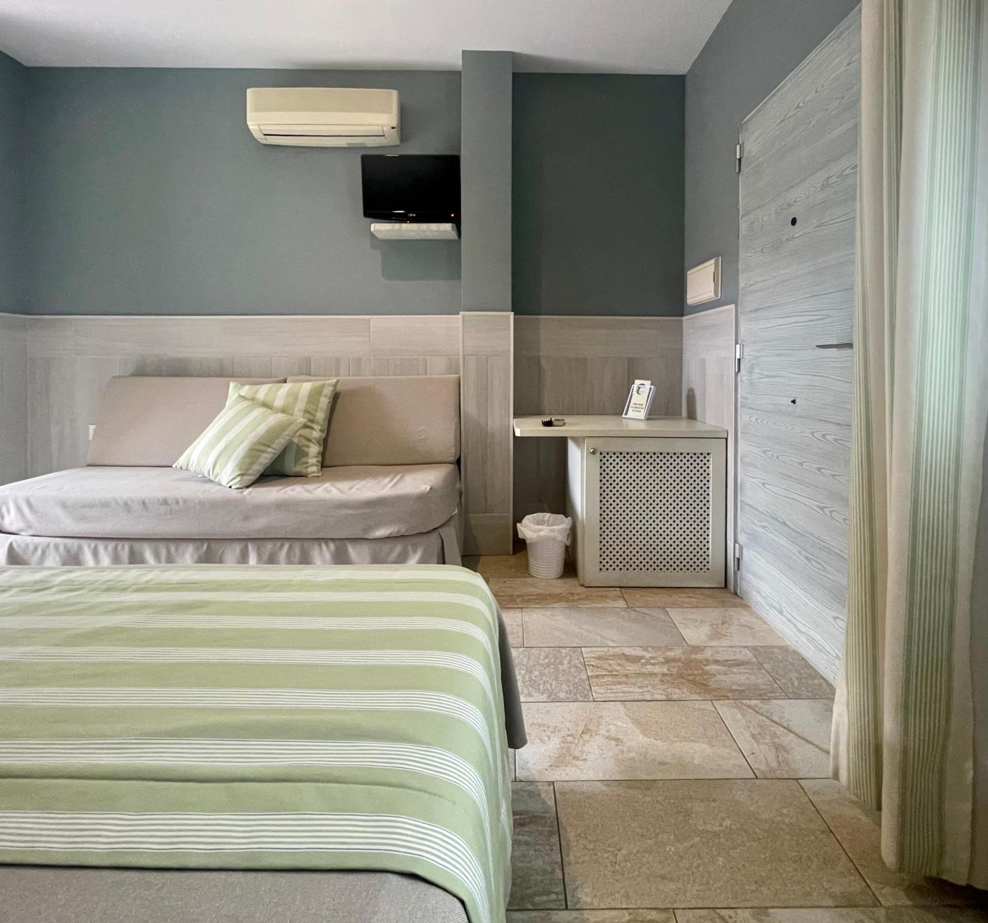 Hostal Noli Chiclana de la Frontera Kültér fotó